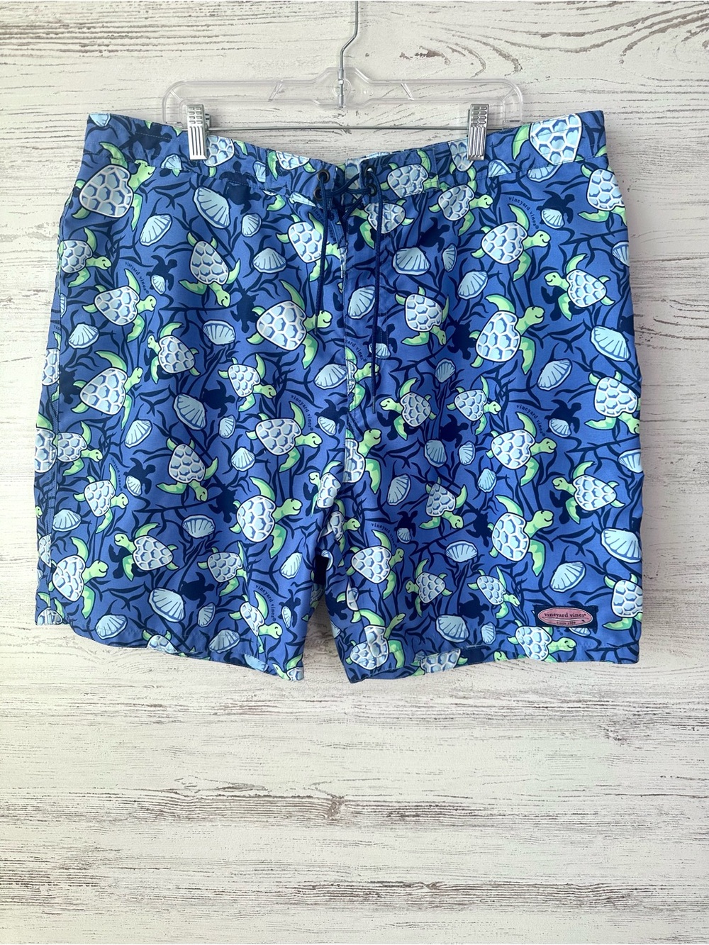VINEYARD VINES Men’s Chappy Turtle Print Unlined Swim Trunks XL